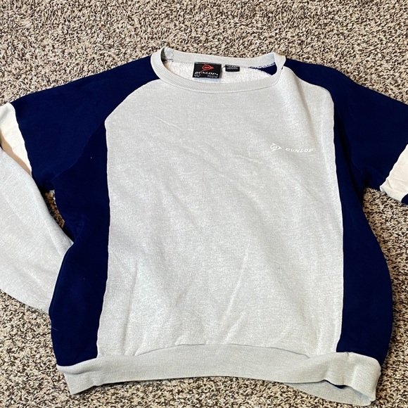 Vintage Dunlop Women's Gray and Navy Sweatshirt - Picture 6 of 7